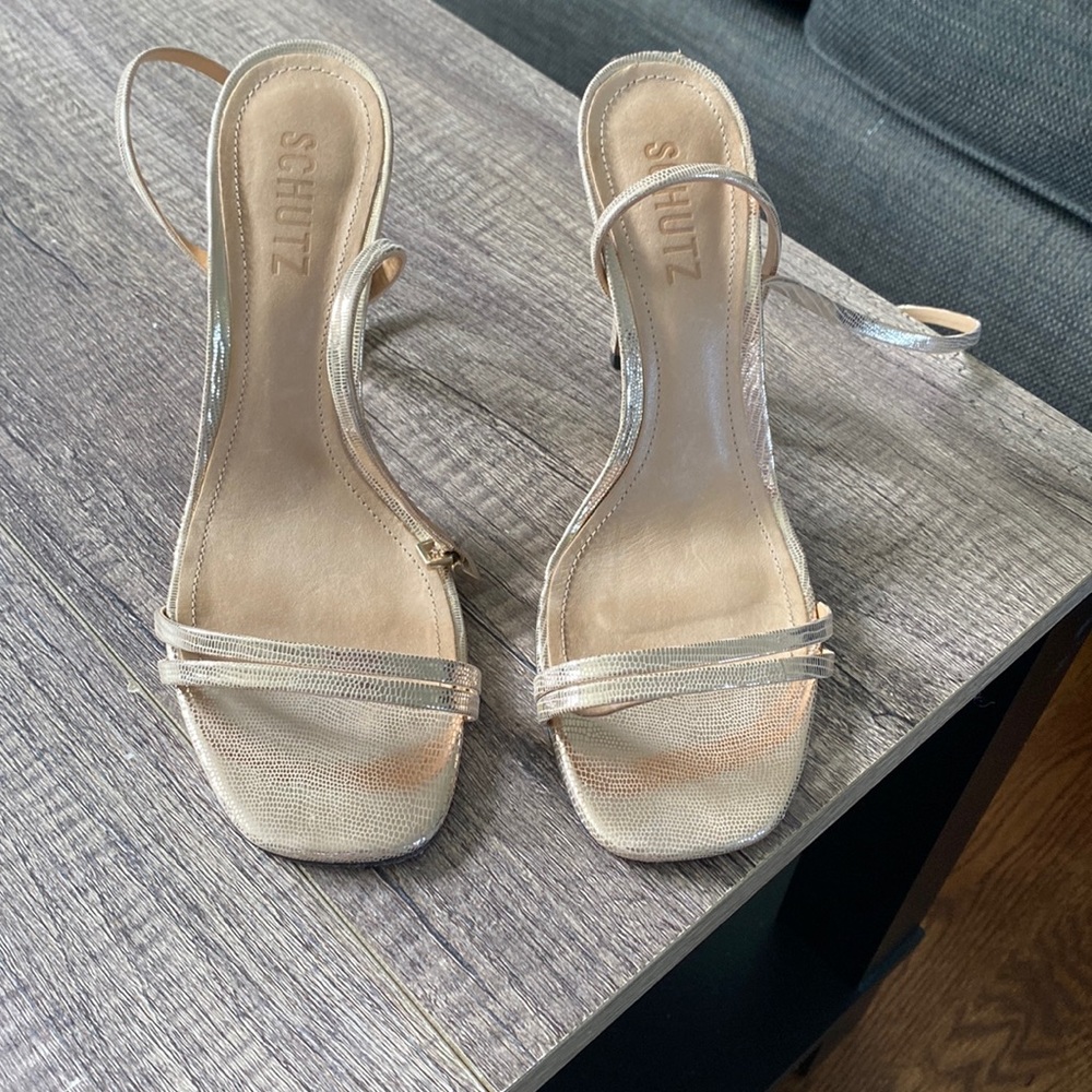 Schutz Altina Ankle Strap Sandal Heel Embossed Leather Gold Platina Size 7.5 B